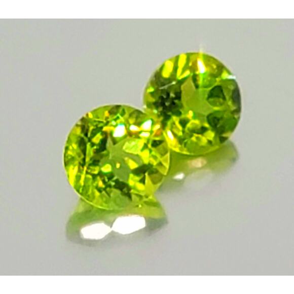Pretty 3 Carat Pakistani Peridot Pair!! - Picture 3 of 10
